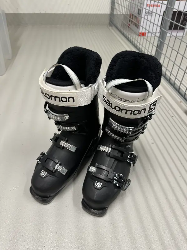 Salomon Ski-Schuhe, Größe 25/25.5 - 1