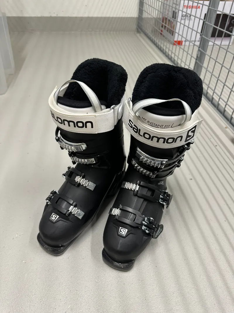Salomon Salomon Ski-Schuhe, Größe 25/25.5 2024 - Wie neu